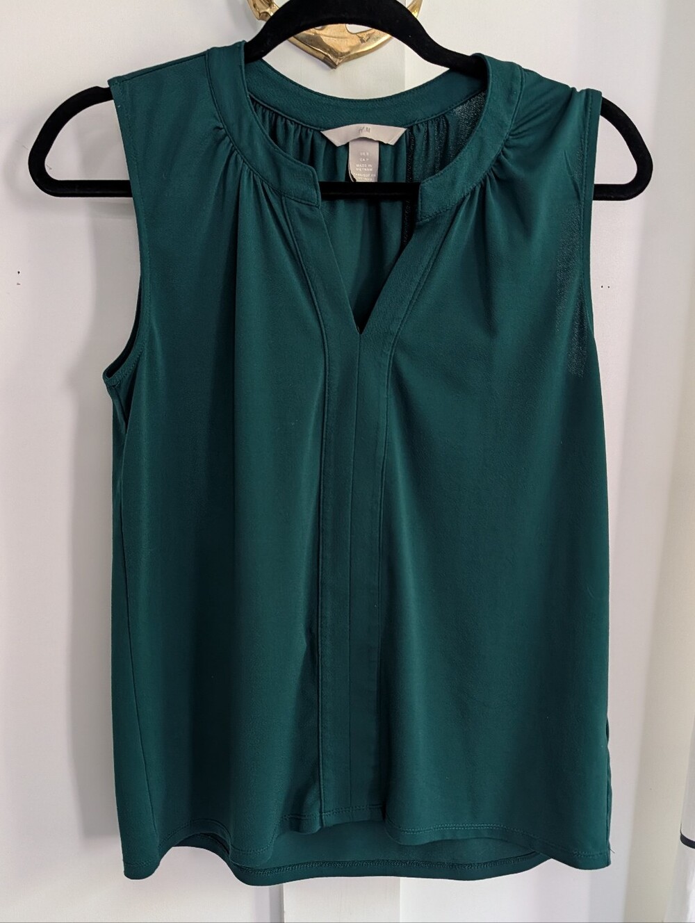 H&M Dark Green Sleeveless V Neck Easy Wear Top Women's Small